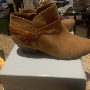 Old Navy tan suede booties